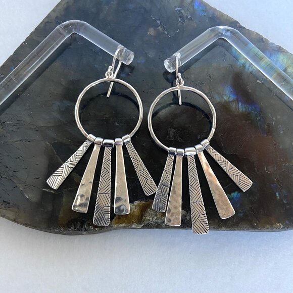 Silpada Sterling Silver 925 "Nod To Mod" Chandelier Hammered Dangle Earrings - Picture 5 of 16
